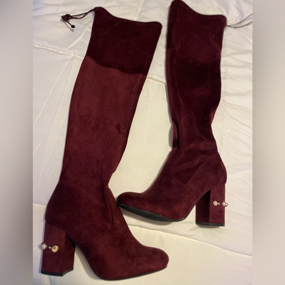 Just fab woman’s suede knee high boots size 6.5